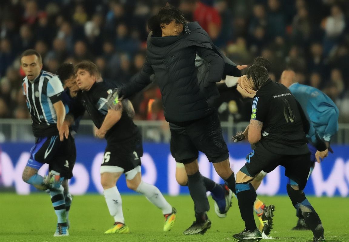 瓜迪奥拉欧冠淘汰赛神奇换人术：7次换人全进球解析