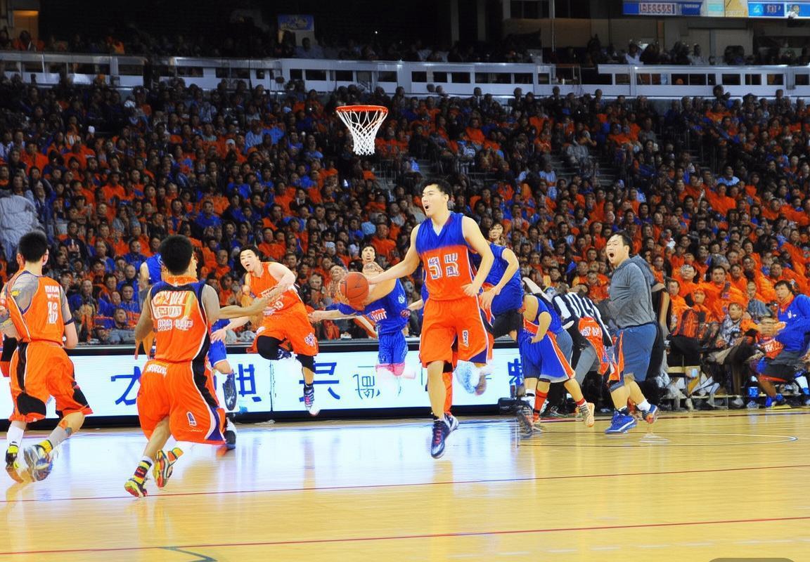 2010-2011赛季CBA粤吉对决：激情碰撞的经典之战